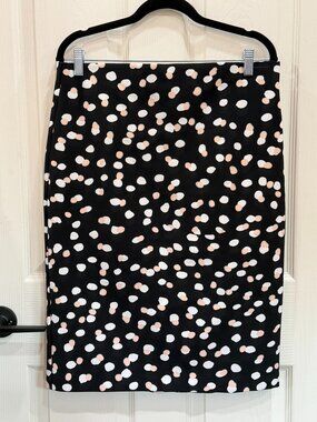 Philosophy Black Dot Pencil Skirt 10 • Pockets • Back Zip • 25” Length